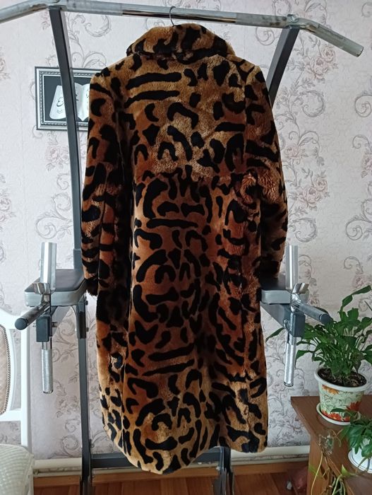 Женская шуба длинная