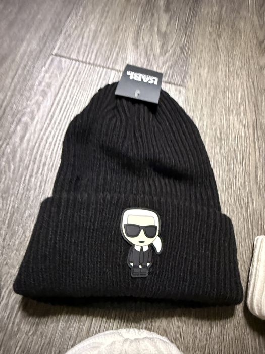 Caciula Fes Karl Lagerfeld noua/new