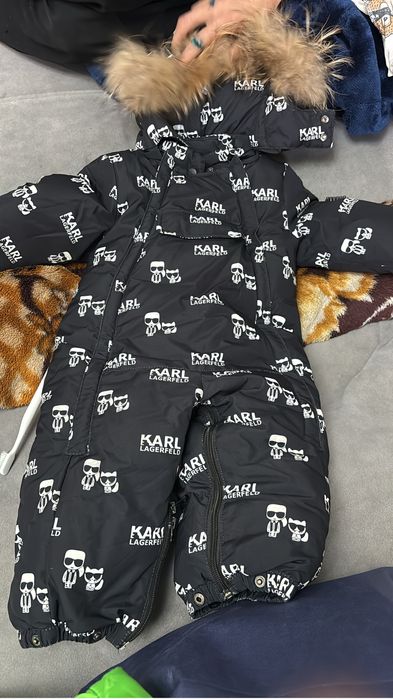 Продам 2 комбинезона 20000