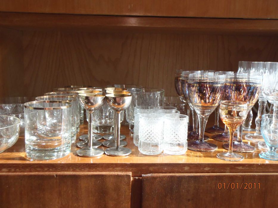 Ретро: кристални сервизи – чаши, чинии - неизползвани