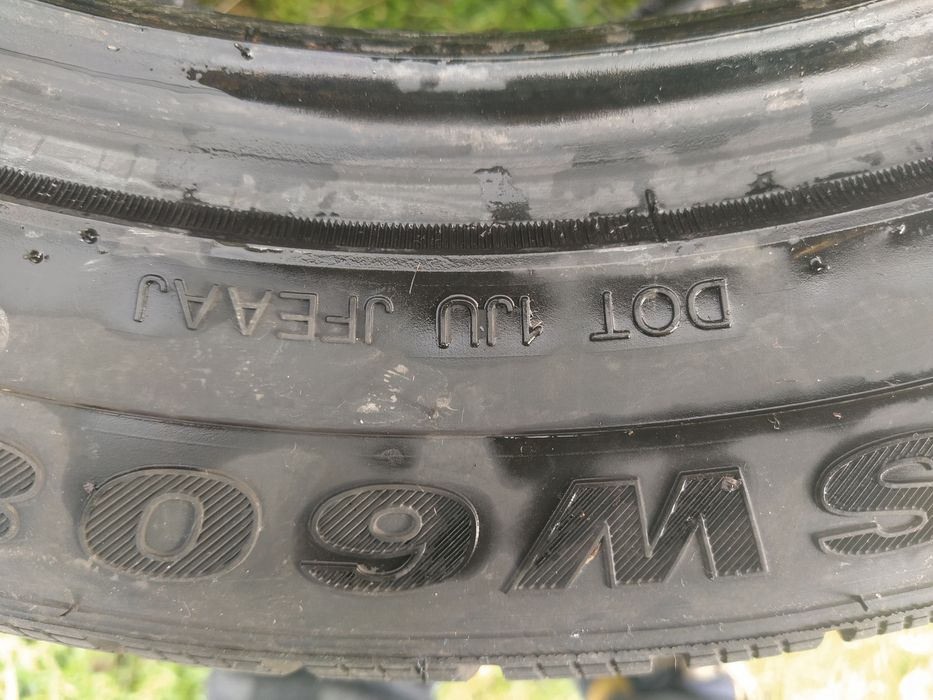 Продавам чисто нови гуми 2 броя