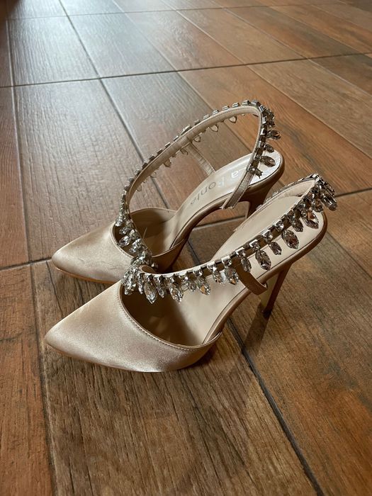 Дамски официално обувки на ток