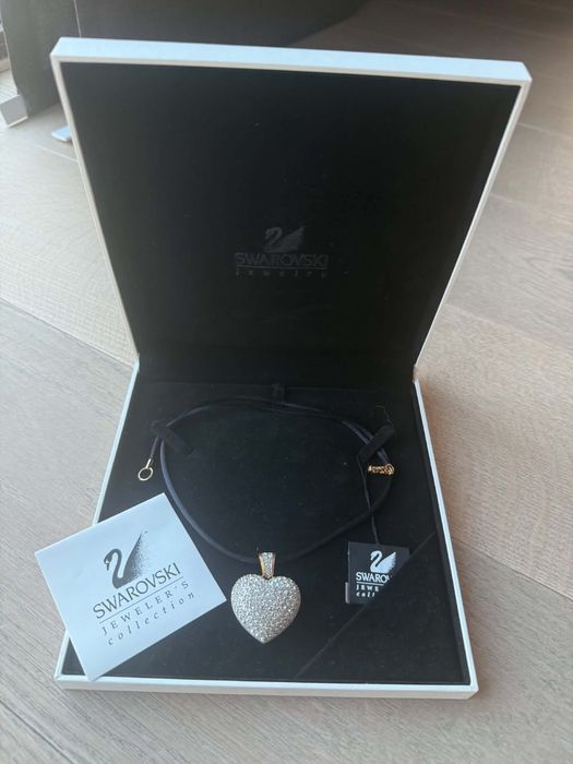 Swarovski колие със сърце