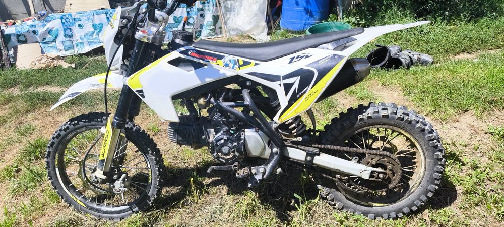 Vând motocicleta alfarad t5