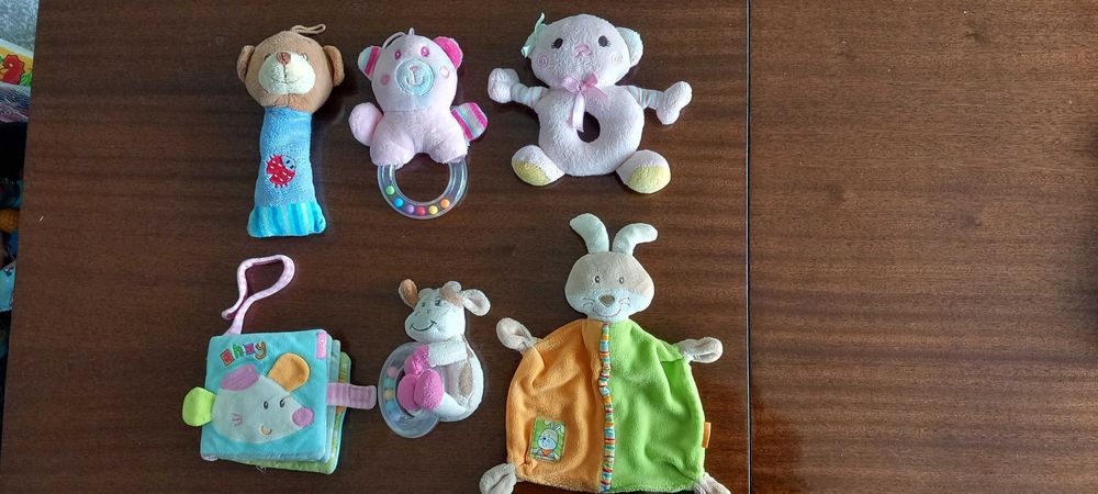 Бебешки играчки за количка