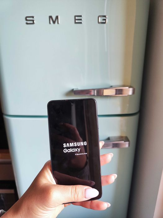 Samsung Galaxy S21 FE 5G 256GB + 8GB RAM