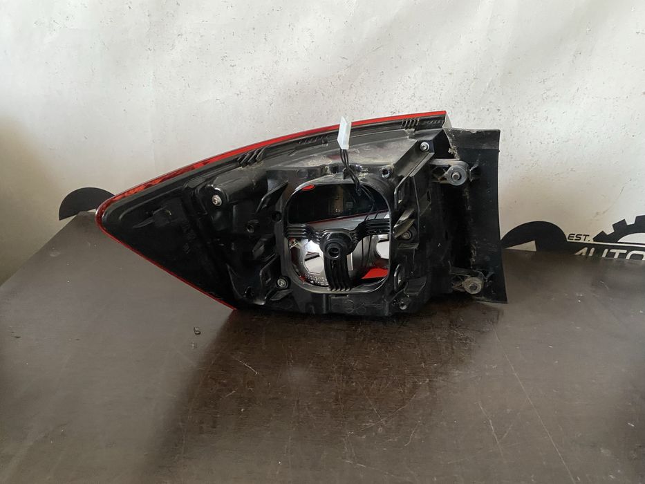 Stop dreapta bec si led pe aripa Skoda Karoq generatia 1