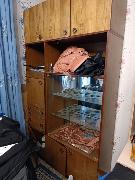 Шкаф сервант.                   .