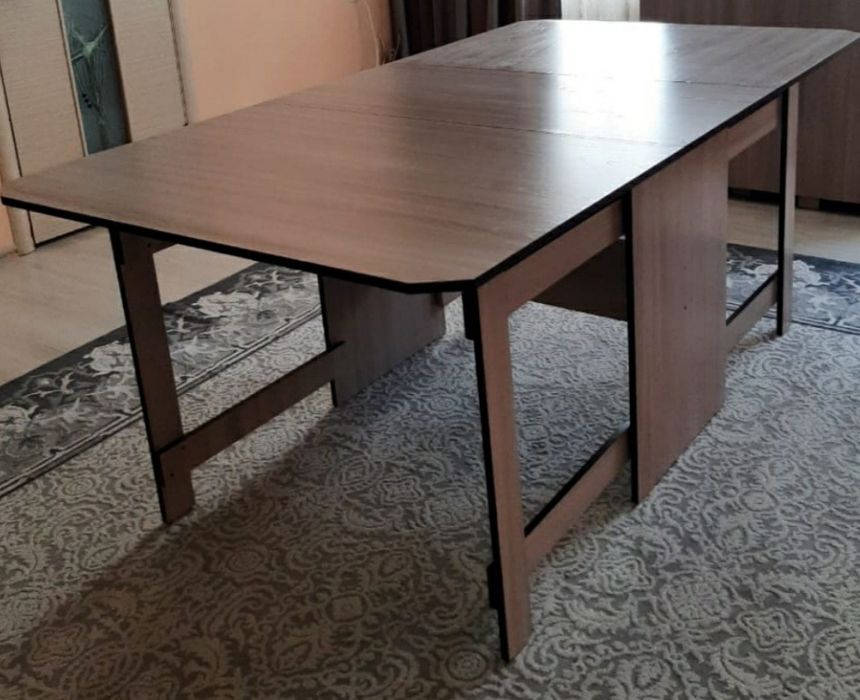 Продам стол книжку 140*70