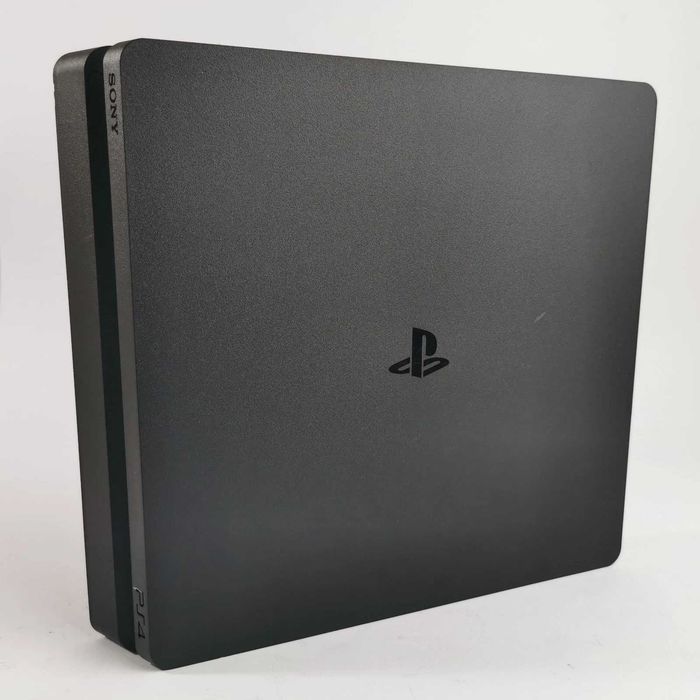 PS4 500GB + 2 Контролера + GTA V + FC 24 + UFC 3