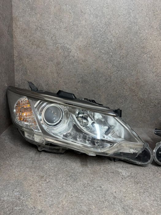 Фара Camry 55 koito