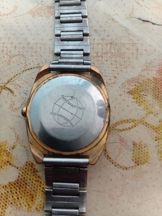 Продам часы производство СССР