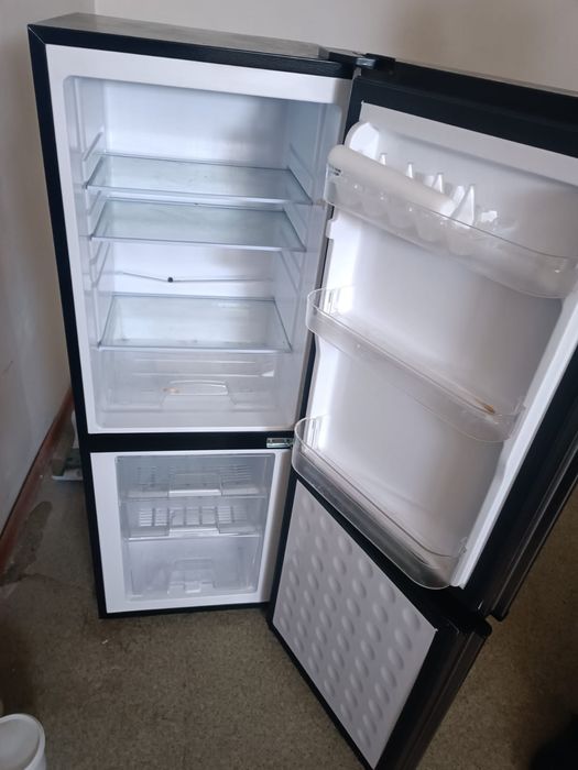 Холодильник фирмы Leadbros