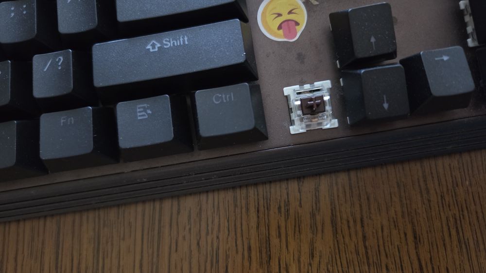 Vând Tastatura Mecanica Hotswap Redragon Pratyusa, switch uri brown