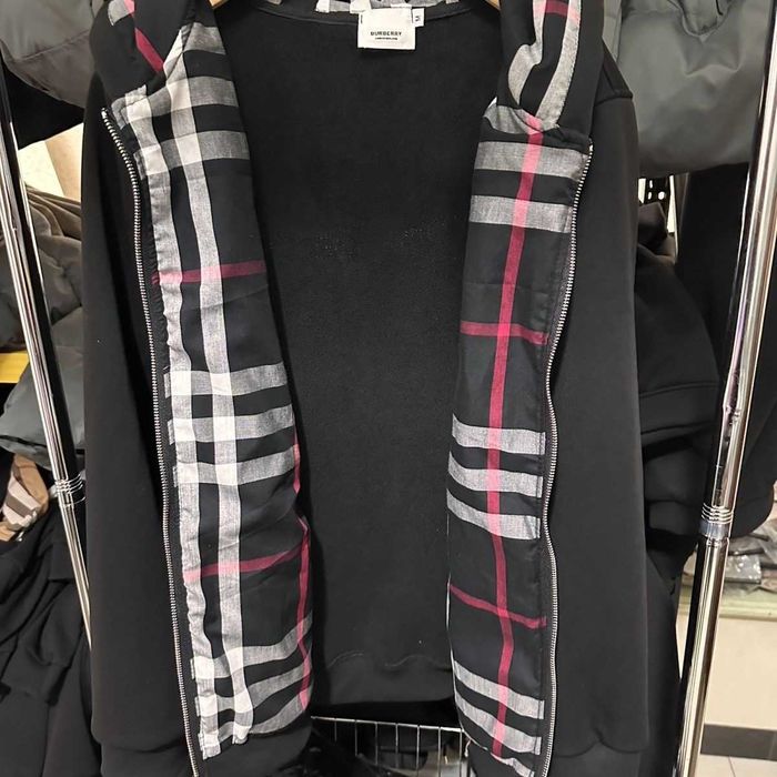BURBERRY zip type зипка