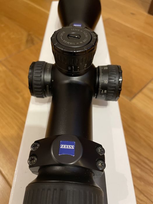 Lunetă zeiss victory v8