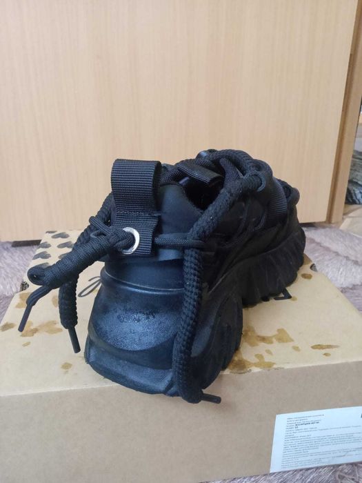 Кроссовки детские 37 размер б/у