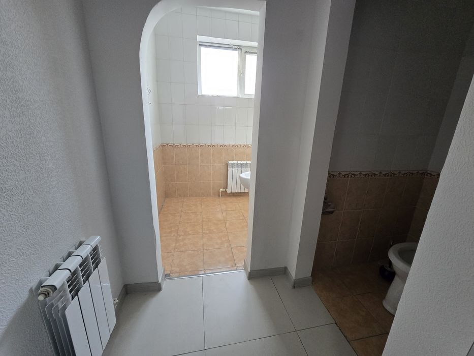 Fargona shaxar istiklol stadioni oldida us sotiladi