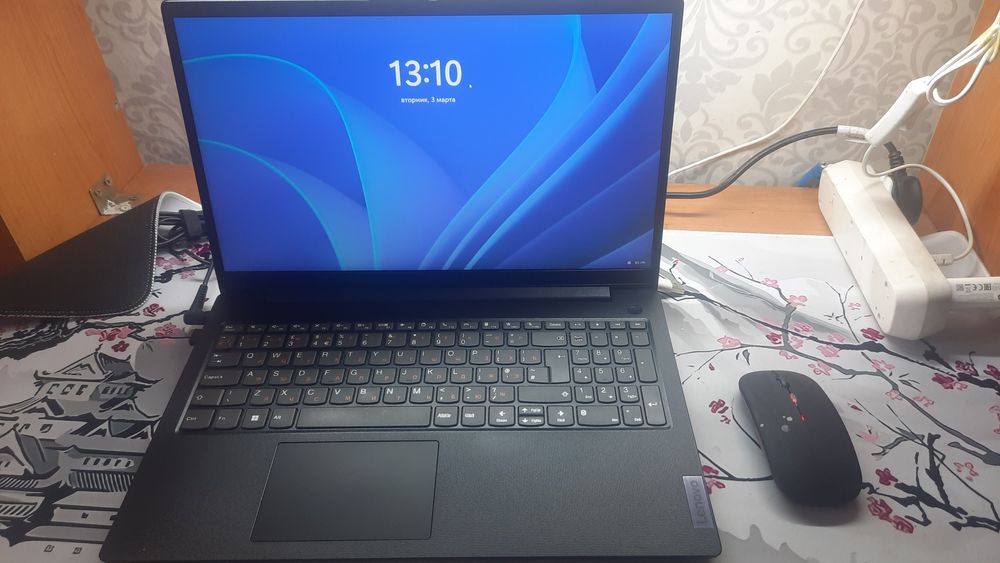 Продаю ноутбук lenovo