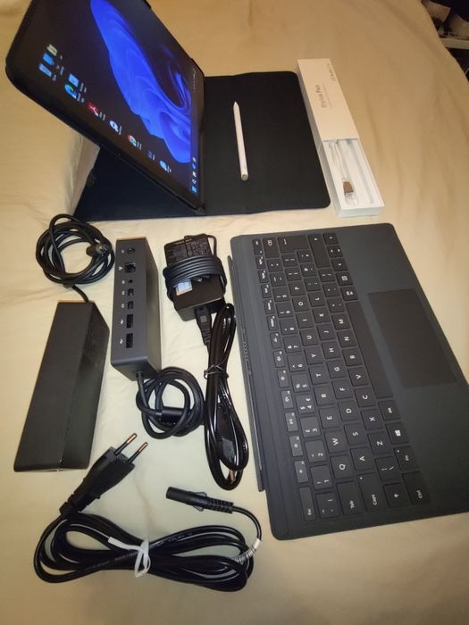 Microsoft Surface Pro 7, i5-1035G4, 8 RAM, 128SSD+128SD, комплект