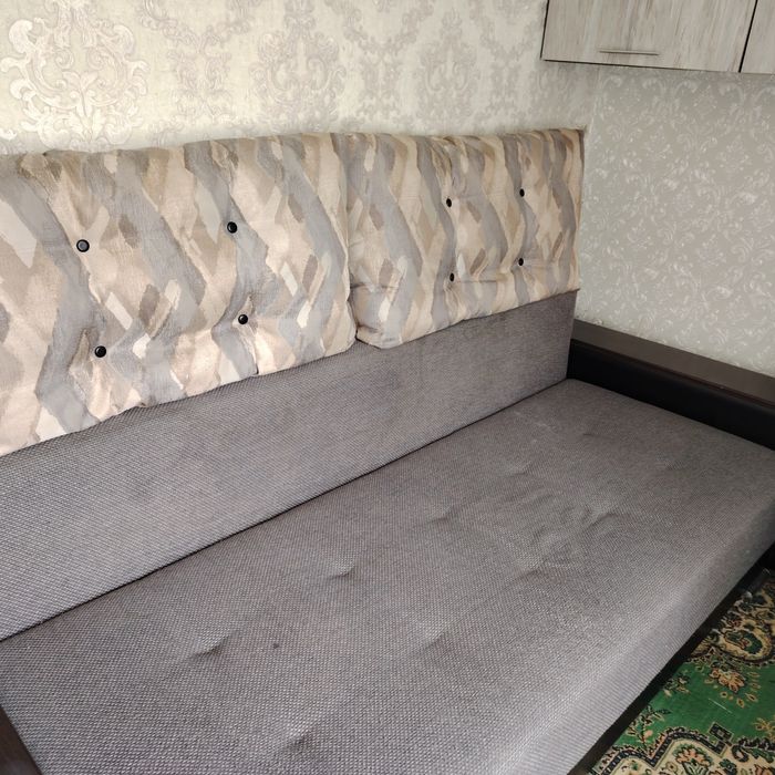 Продам диван раздвижной. Находится в Лисаковске. ТОРГ