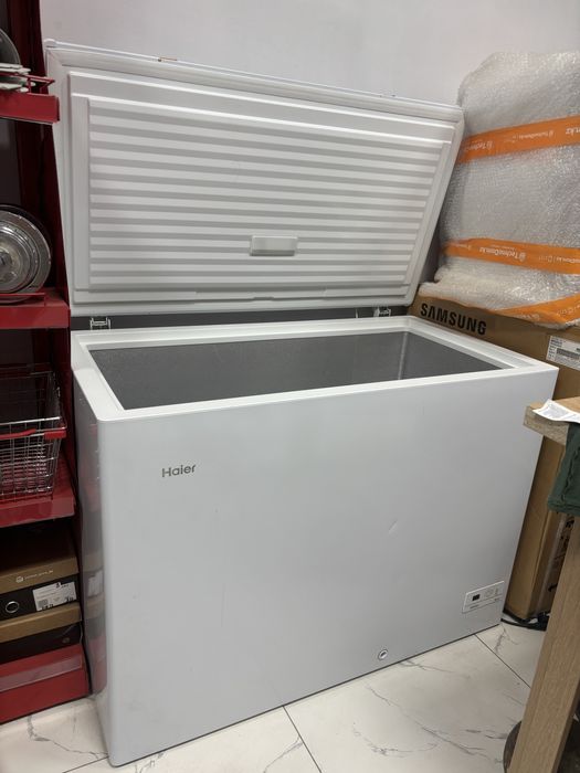 Морозильник 301л