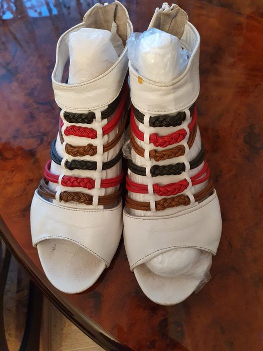 Продам летнюю обувь