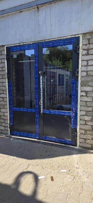 Алюминиевые витражи, двери, перегородки