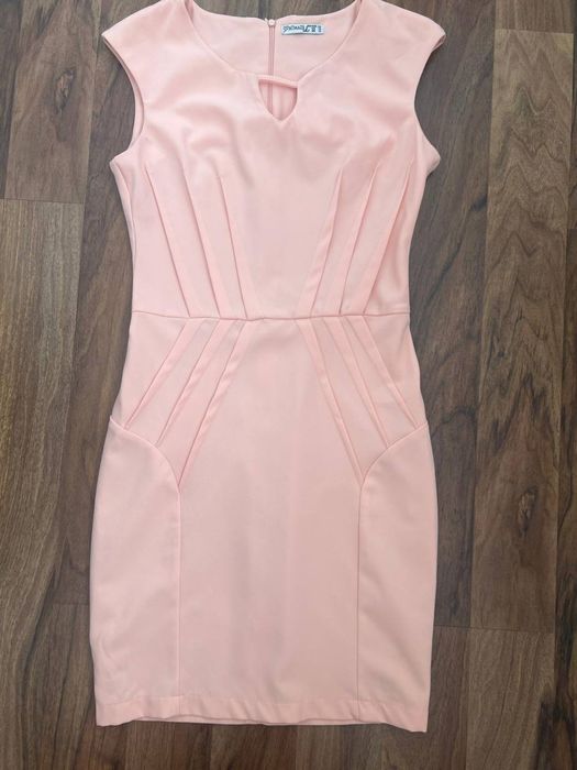Rochie elegantǎ dreapta