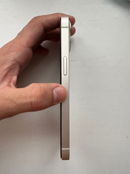 Продам iPhone 13 (128 GB)