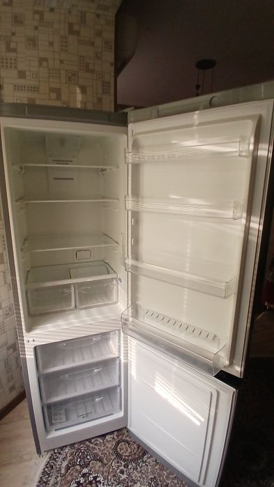 Продаётся холодильник очень хороший состояние
