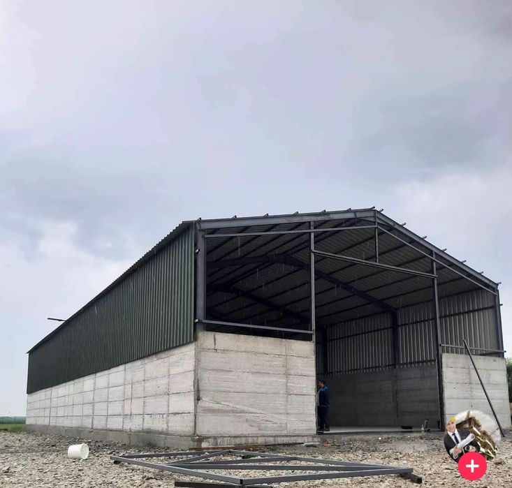 Vindem  hale  metalicie 14 lungime 6 deschidere 4 la strasna