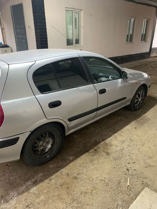 Nissan almera 2002