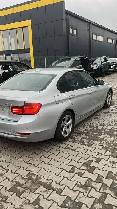 Dezmembram BMW F30 320D din 2011