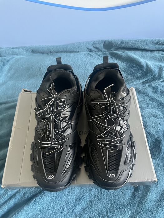 Balenciaga track