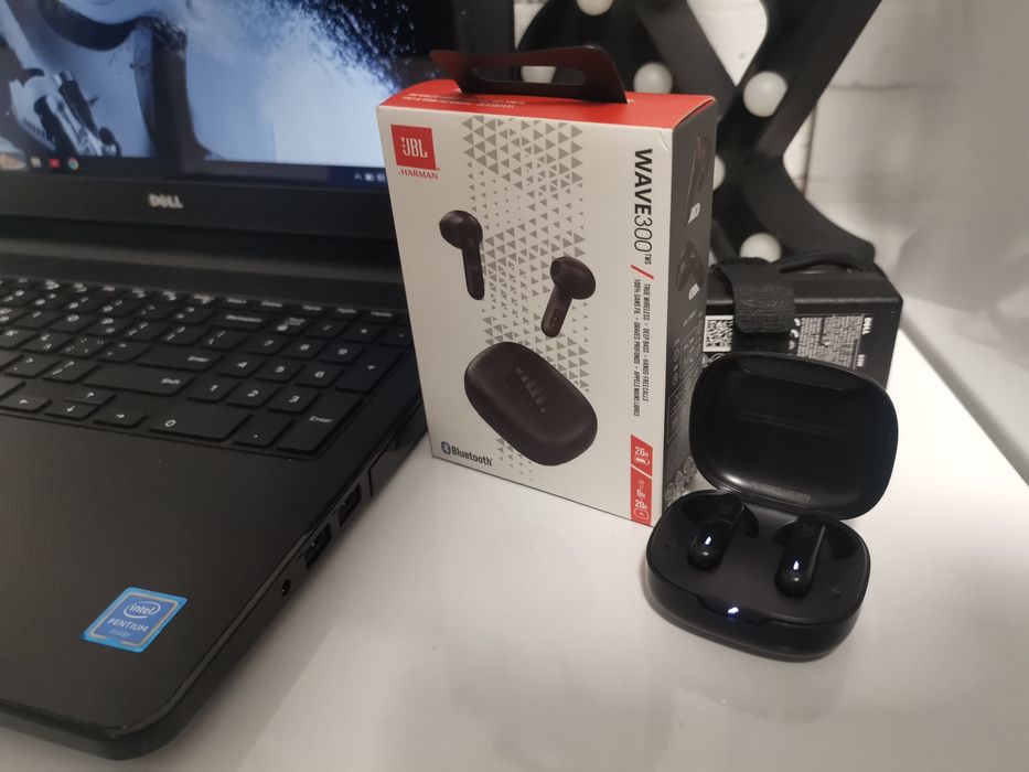 Лаптоп Dell Inspiron, 15.6" 240GB SSD 4GB RAM Bluetooth