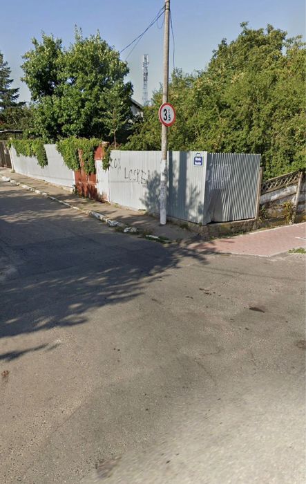 Teren stradal cu utilitati glina   plus constructie cu placa