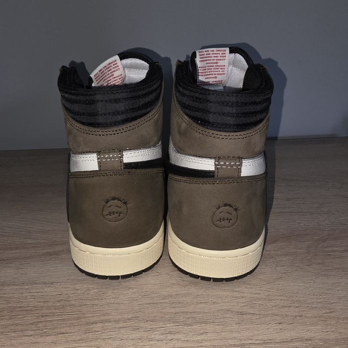 Jordan 1 Travis Scott Mocha