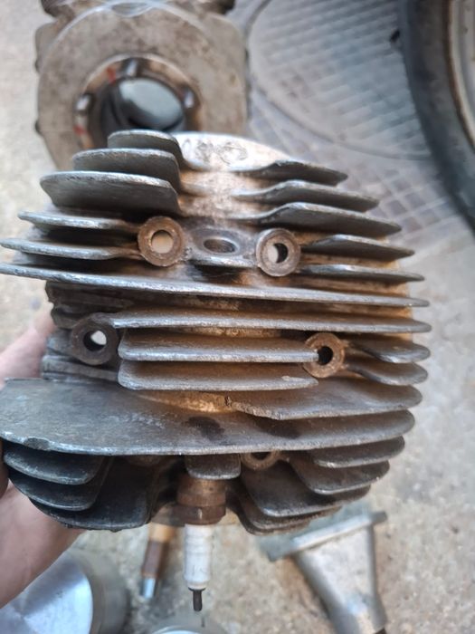 Piese motocicleta IJ 350 cilindru,quiloasa