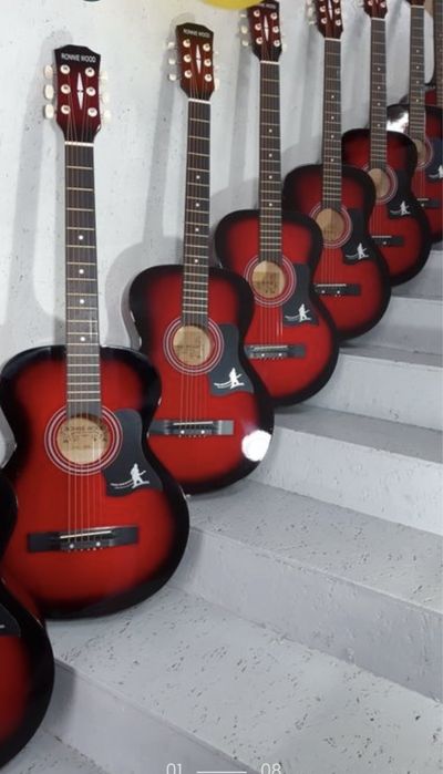 Гитара акустическая