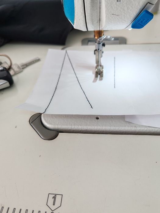 Продам швейную машинку Jack A2