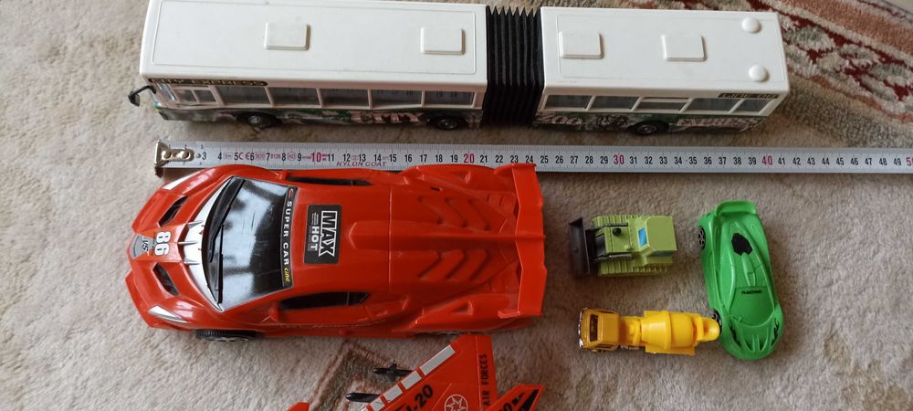 Автобус, кола, самолет