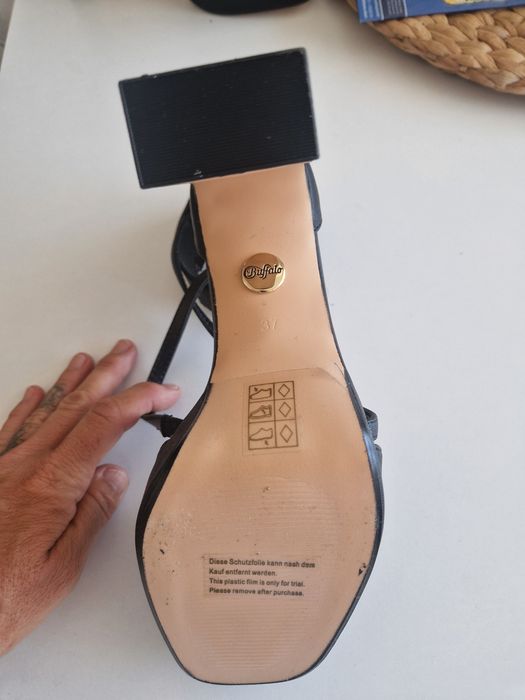 Обувки  BUFFALO 37 номер. Нови !