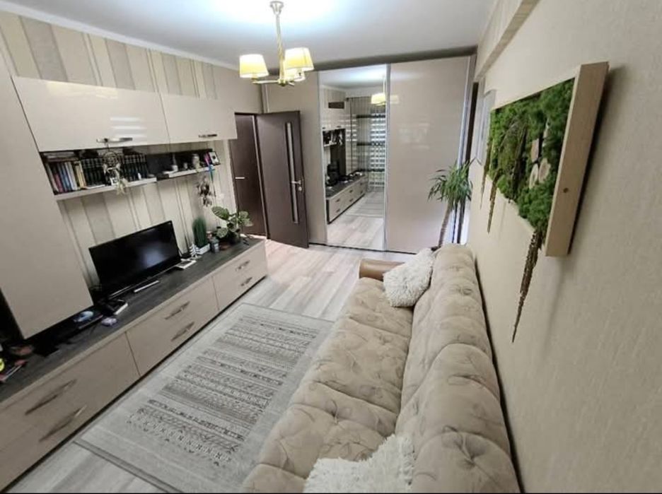 Închirierez apartament 2 camere