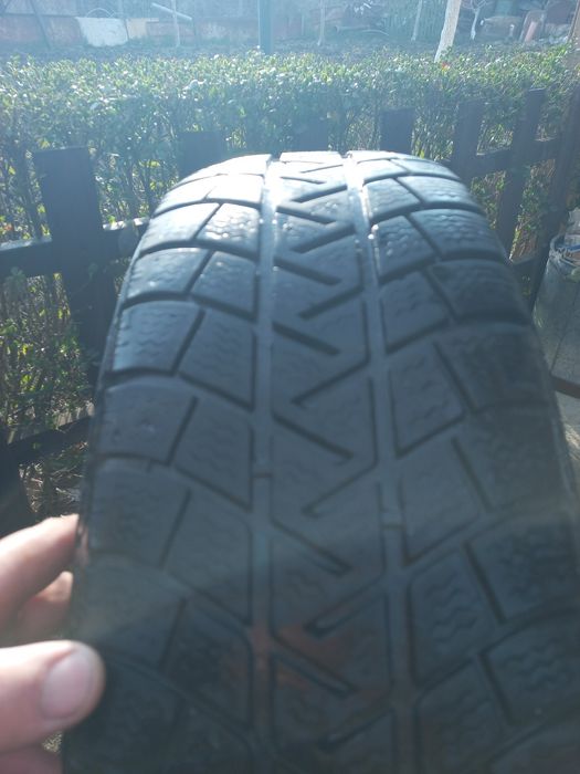 Гуми 2бр 205 70 15