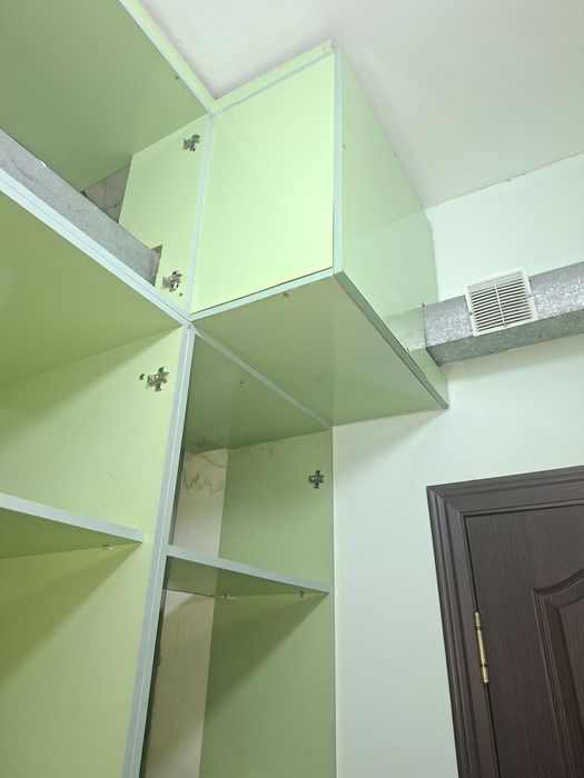 Продам шкаф с антресолью.