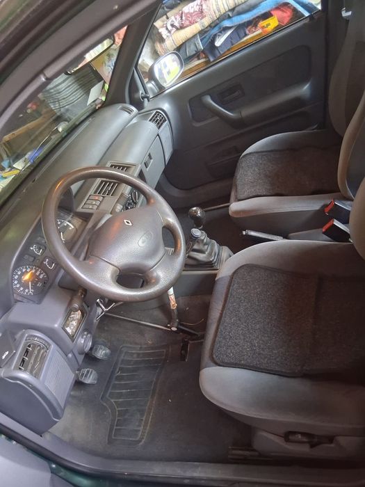 RENAULT Clio 1998 — imagine 5