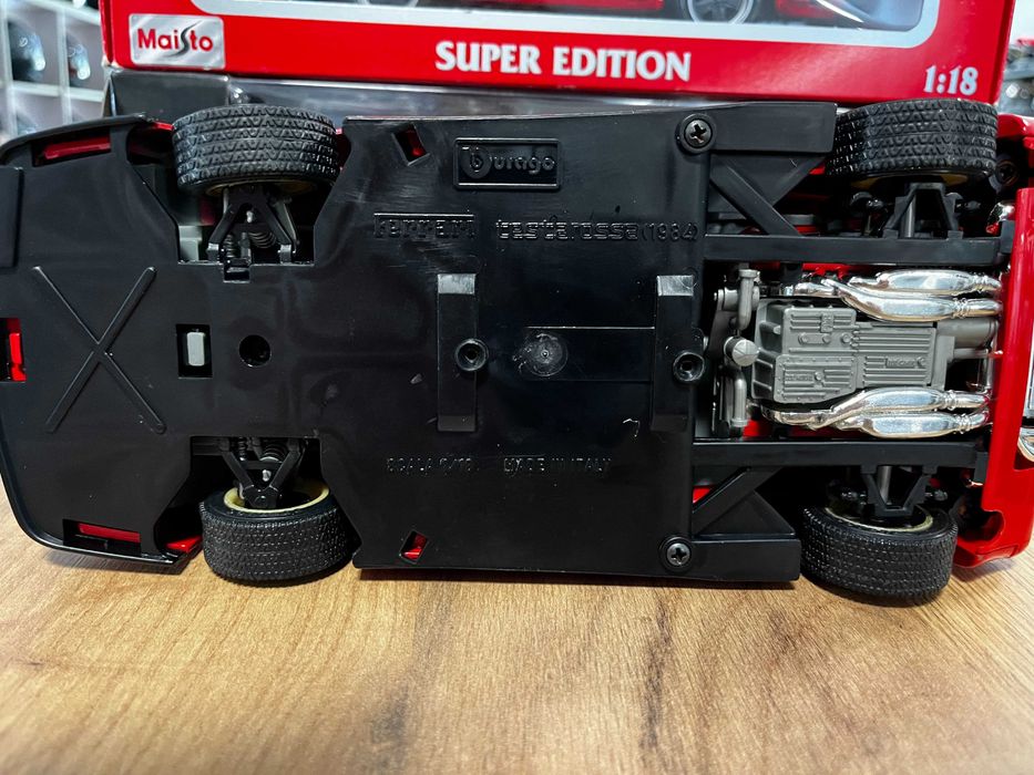 Метална колекционерска количка модел BURAGO FERRARI  1984г.1:18