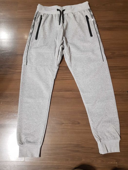 Нов сив  мъжки  екип