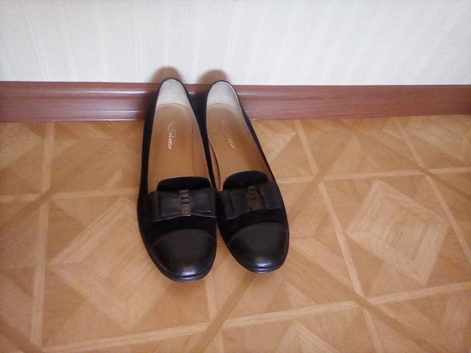 Продам женские туфли